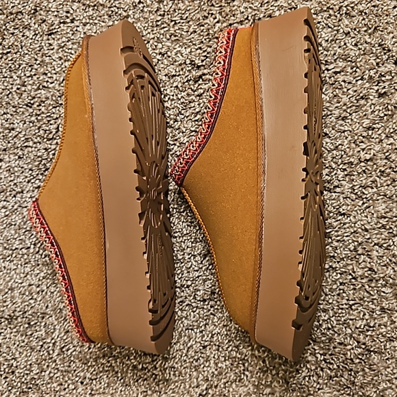 Unbranded faux shearling lined platform slippers size 9 - Picture 2 of 3